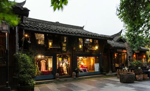 成都gdp_山东青岛与四川成都的2020年一季度GDP出炉,两者成绩如何？(2)