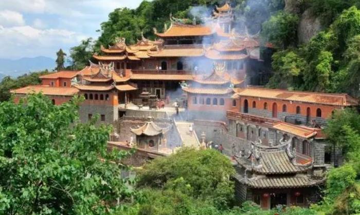 各省市gdp_全国唯一级别高于省会的地级市,人均GDP还是全省第一,心疼该省省...