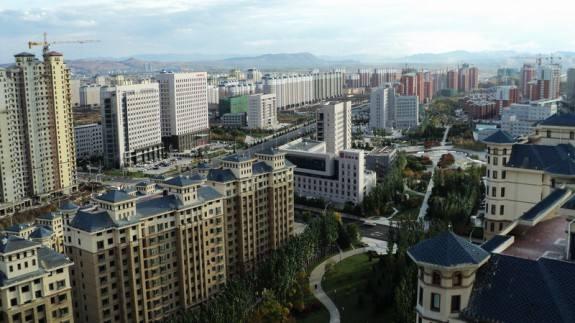 2017年gdp排名_与2017年相比,山东2个城市GDP全国城市排名上升,菏泽是最大黑马