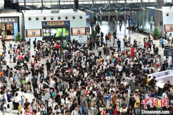 gdp收入_中国经济年报：GDP、人口、收入、城镇化有新突破